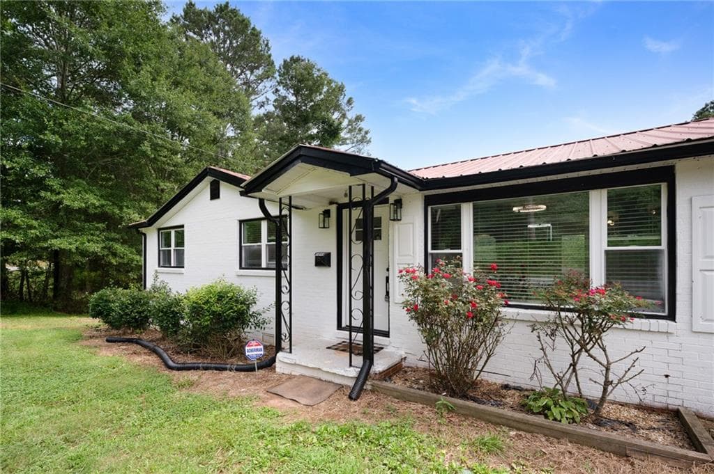 3 bedroom, 1 bathroom, 1,188 sq ft single family residence for sale at 1945 Big Ridge Road, Talking Rock, GA 30175 — photo 2