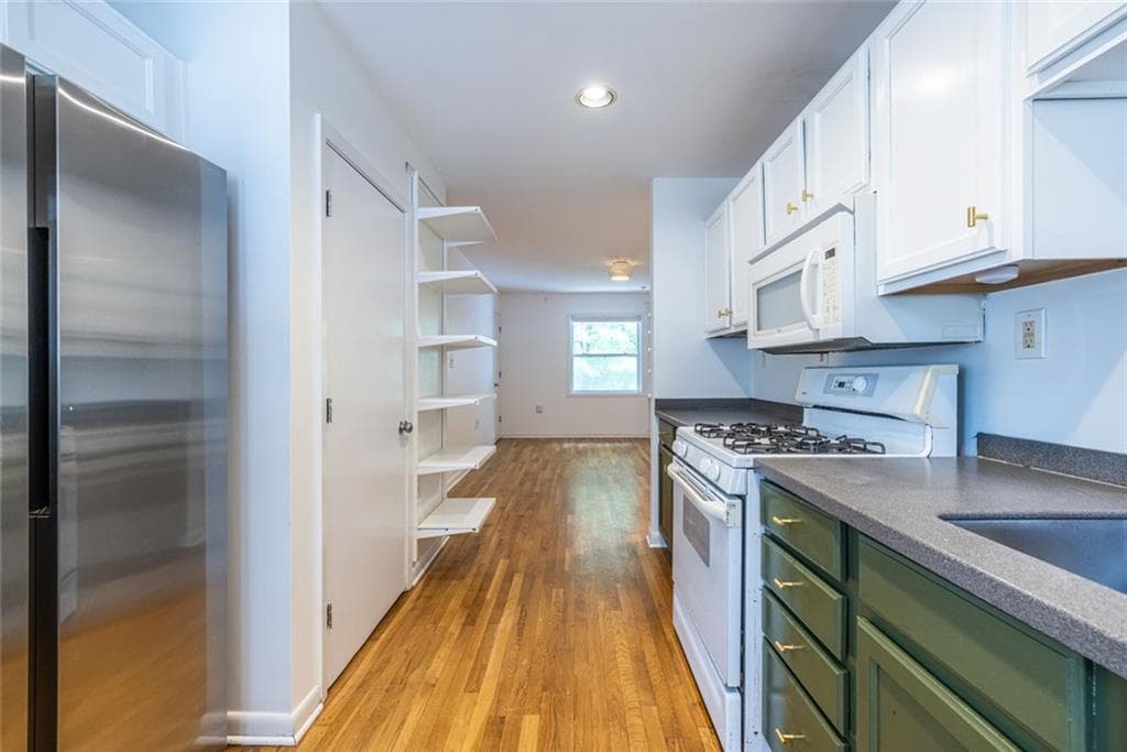 2 bedroom, 1 bathroom, 750 sq ft condominium for sale at 575 Flat Shoals Avenue 8, Atlanta, GA 30316 — photo 6