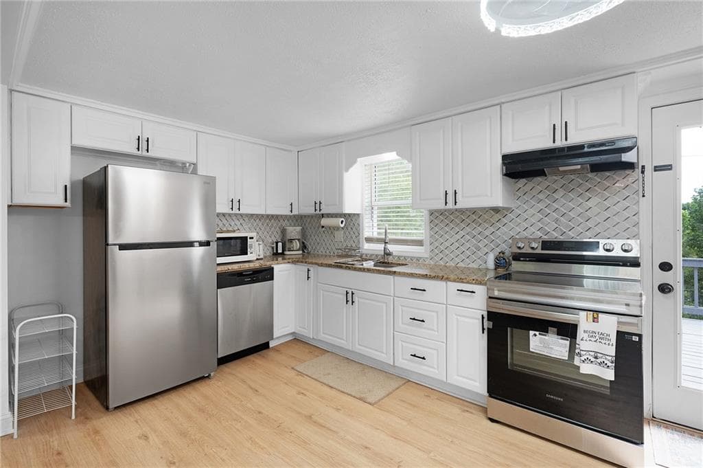 3 bedroom, 1 bathroom, 1,188 sq ft single family residence for sale at 1945 Big Ridge Road, Talking Rock, GA 30175 — photo 9