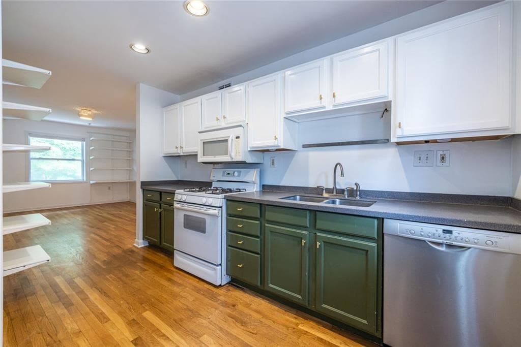 2 bedroom, 1 bathroom, 750 sq ft condominium for sale at 575 Flat Shoals Avenue 8, Atlanta, GA 30316 — photo 7