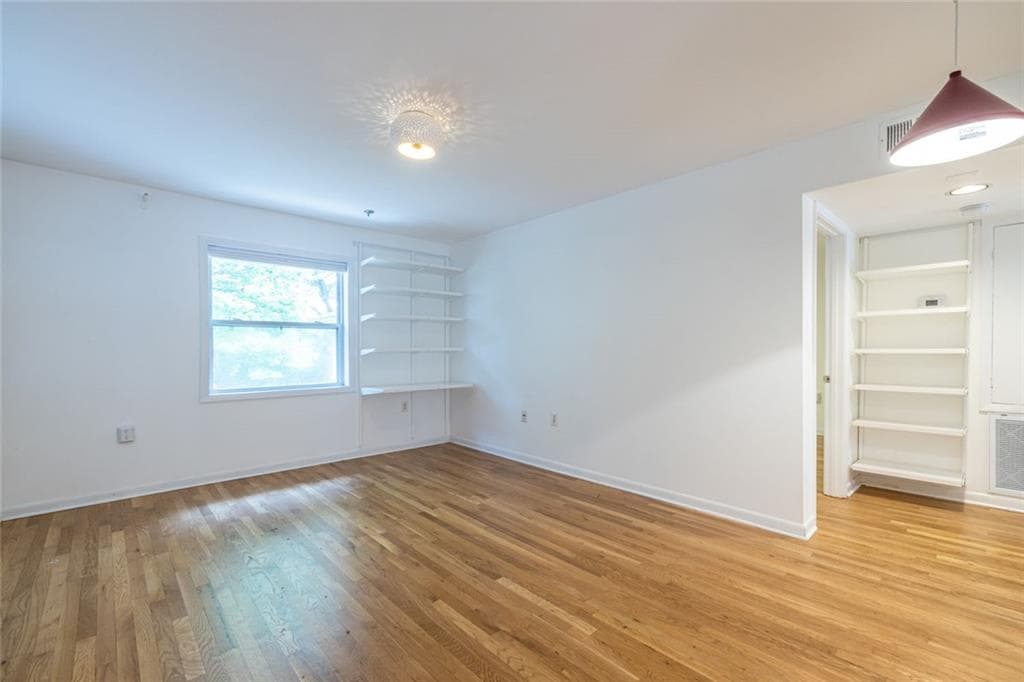 2 bedroom, 1 bathroom, 750 sq ft condominium for sale at 575 Flat Shoals Avenue 8, Atlanta, GA 30316 — photo 3