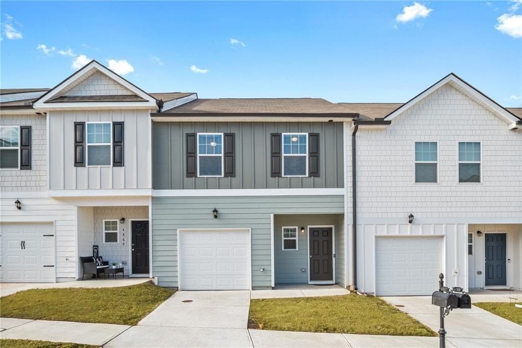 3 bedroom, 3 bathroom, 1,906 sq ft townhouse for rent at 4950 Elm Brook Drive, Atlanta, GA 30349 for $2,400 a month