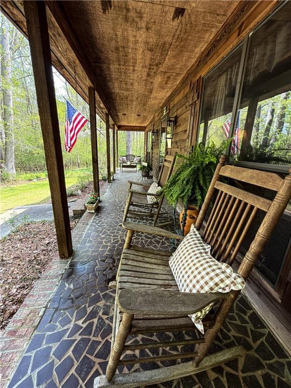 5 bedroom, 3 bathroom, 3,124 sq ft single family residence under contract at 3500 Daniel Bridge Road, Conyers, GA 30094 — photo 3