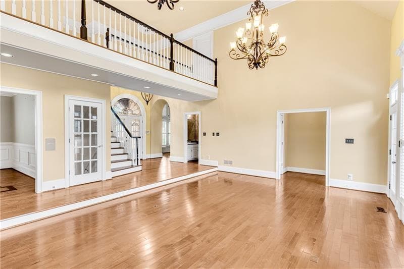 7 bedroom, 5 bathroom, 6,095 sq ft single family residence for sale at 1006 Quaker Ridge Way, Johns Creek, GA 30097 — photo 9