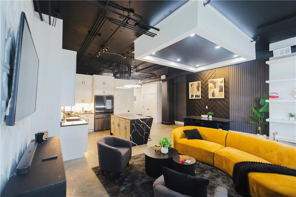 2 bedroom, 1 bathroom, 1,346 sq ft condominium for sale at 505 Whitehall Street 201, Atlanta, GA 30303 — photo 2