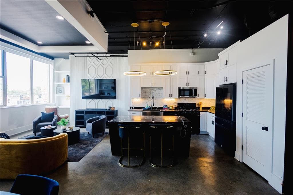 2 bedroom, 1 bathroom, 1,346 sq ft condominium for sale at 505 Whitehall Street 201, Atlanta, GA 30303 — photo 5