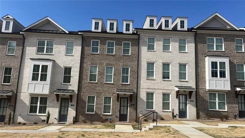 3 bedroom, 4 bathroom, 2,004 sq ft townhouse for rent at 141 Basil Street, Cumming, GA 30040 for $2,700 a month — photo 1 of 35