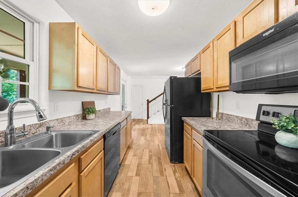 3 bedroom, 2 bathroom, 1,380 sq ft single family residence for sale at 43 Bulldog Way, Dahlonega, GA 30533 — photo 7