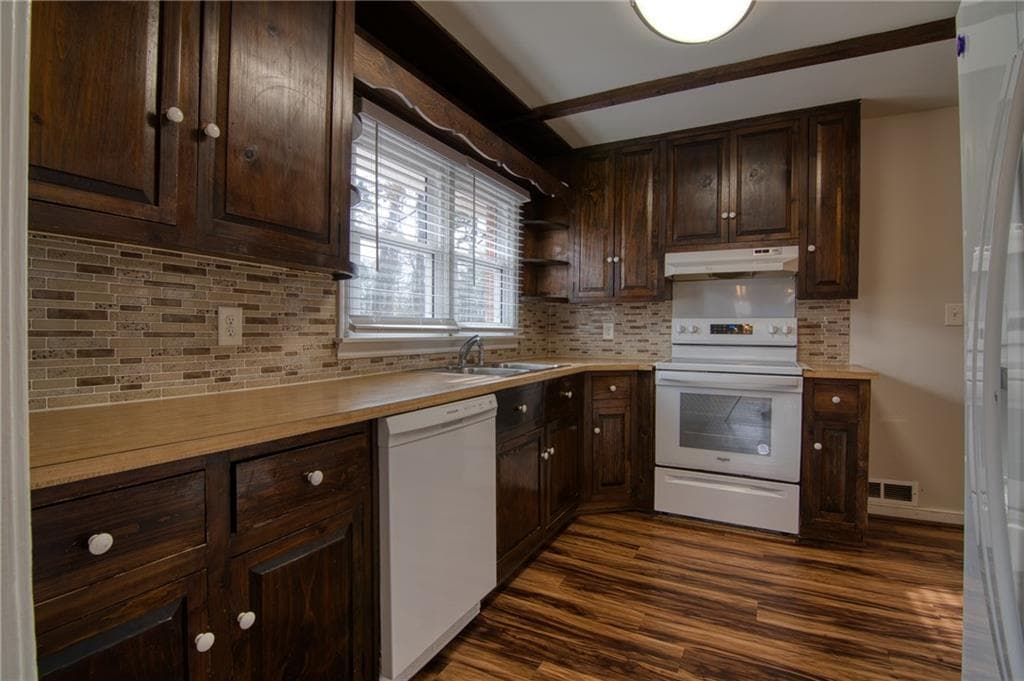3 bedroom, 1 bathroom, 1,125 sq ft single family residence for rent at 2232 Old Spring Road, Smyrna, GA 30080 for $1,800 a month — photo 3