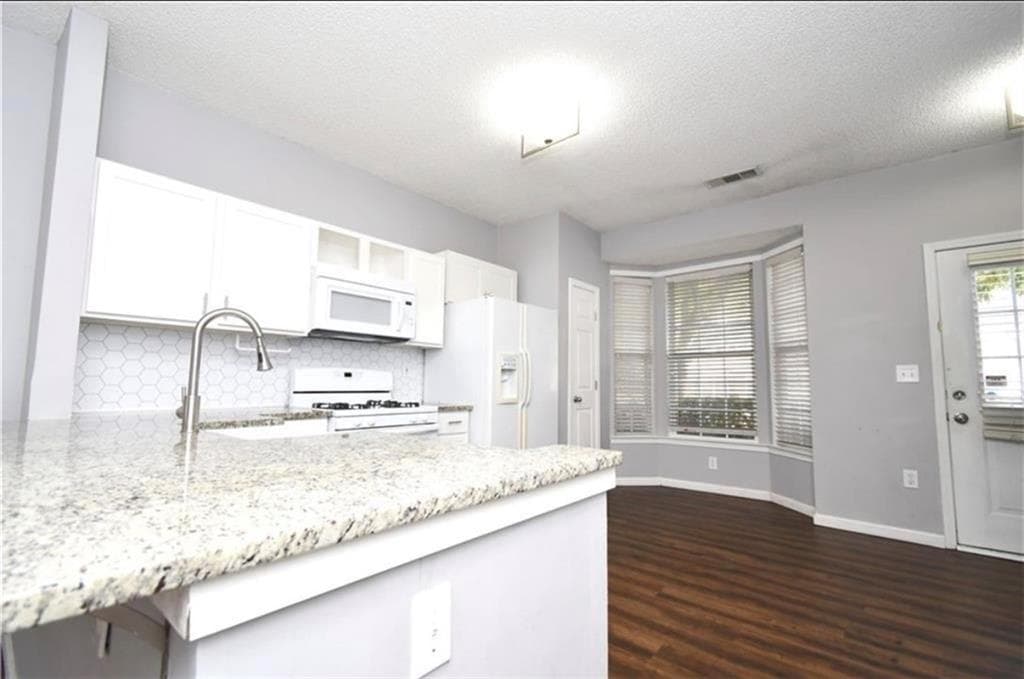 2 bedroom, 3 bathroom, 1,200 sq ft townhouse for rent at 233 Buckland, Alpharetta, GA 30022 for $2,000 a month — photo 6