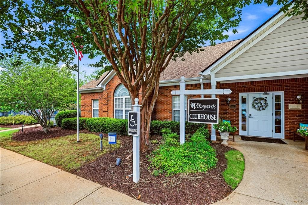 3 bedroom, 2 bathroom, 1,493 sq ft condominium for sale at 3783 Vineyards Lake Circle 21, Kennesaw, GA 30144 — photo 2