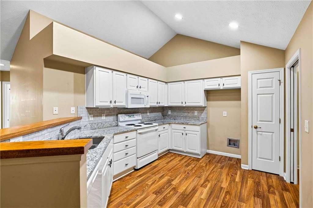 3 bedroom, 2 bathroom, 1,493 sq ft condominium for sale at 3783 Vineyards Lake Circle 21, Kennesaw, GA 30144 — photo 7