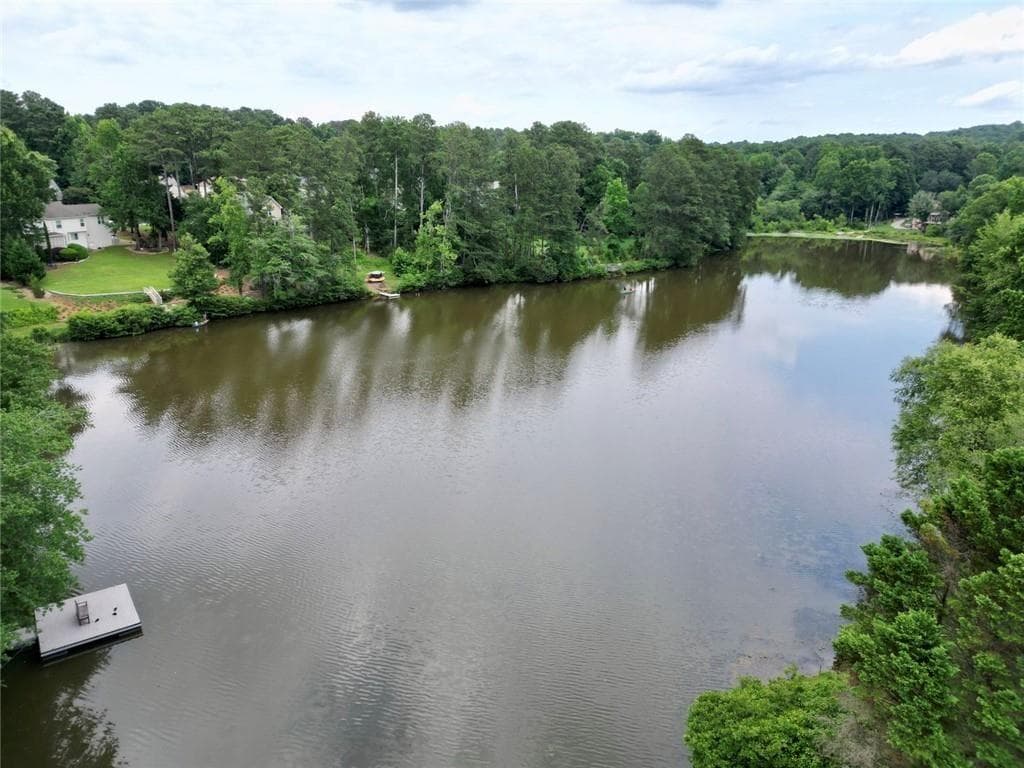 3 bedroom, 2 bathroom, 1,949 sq ft single family residence under contract at 245 Walford Court, Suwanee, GA 30024 — photo 8