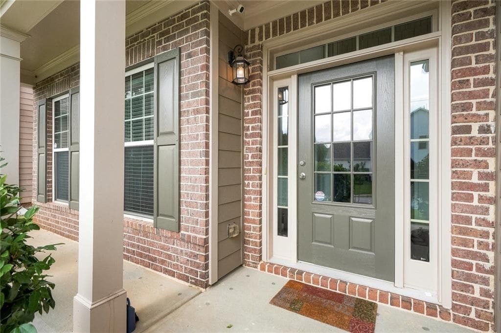 4 bedroom, 3 bathroom, 2,904 sq ft single family residence under contract at 5050 Brierstone Drive, Alpharetta, GA 30004 — photo 5