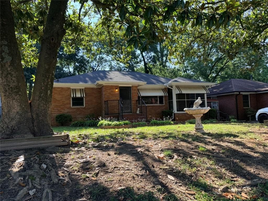3 bedroom, 2 bathroom, 1,274 sq ft single family residence under contract at 104 Willis Mill Road, Atlanta, GA 30311 — photo 3