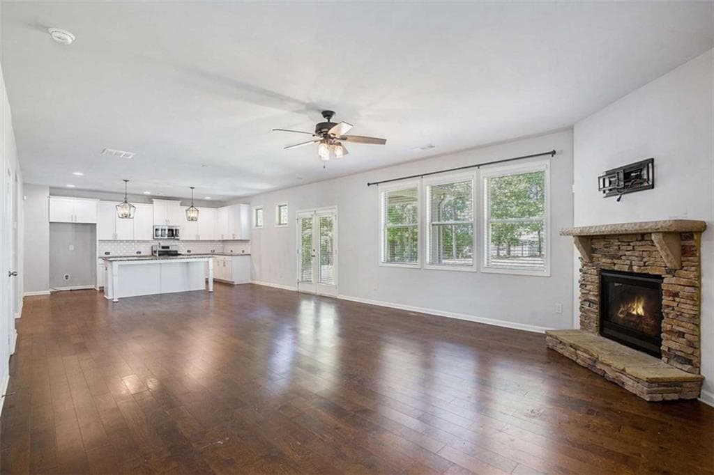 4 bedroom, 4 bathroom, 2,922 sq ft single family residence under contract at 3005 Nicholas Drive, Villa Rica, GA 30180 — photo 5