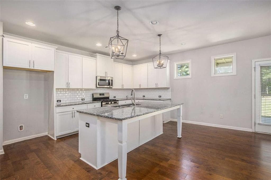 4 bedroom, 4 bathroom, 2,922 sq ft single family residence under contract at 3005 Nicholas Drive, Villa Rica, GA 30180 — photo 9