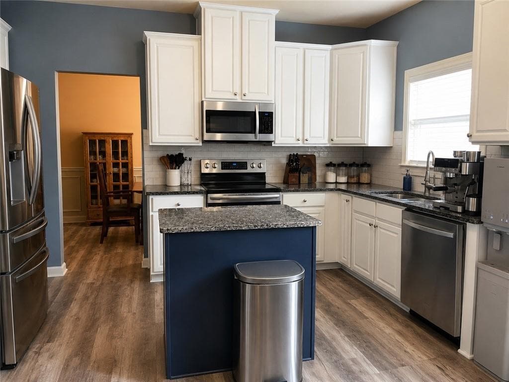 5 bedroom, 5 bathroom, 4,352 sq ft single family residence for sale at 2526 Olney Falls Drive, Braselton, GA 30517 — photo 7
