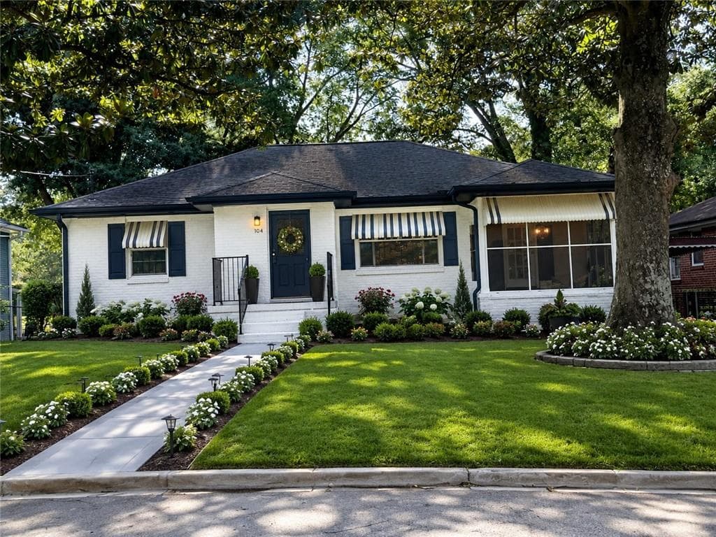 3 bedroom, 2 bathroom, 1,274 sq ft single family residence under contract at 104 Willis Mill Road, Atlanta, GA 30311 — photo 2