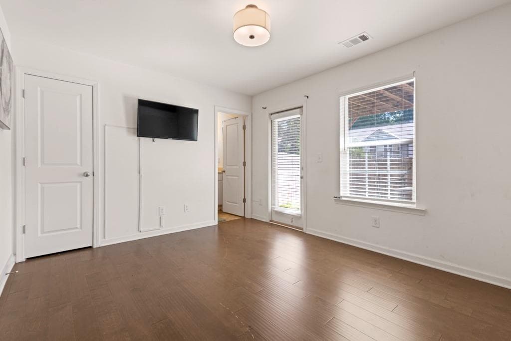 4 bedroom, 4 bathroom, 1,344 sq ft townhouse for rent at 940 Society Circle, Atlanta, GA 30331 for $2,350 a month — photo 3