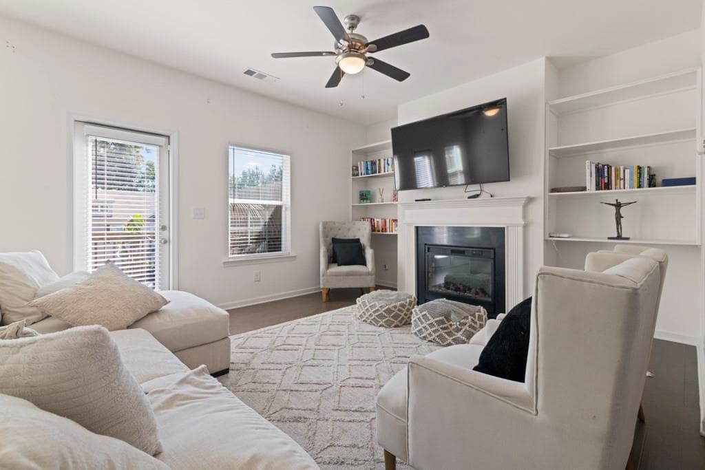 4 bedroom, 4 bathroom, 1,344 sq ft townhouse for rent at 940 Society Circle, Atlanta, GA 30331 for $2,350 a month — photo 6