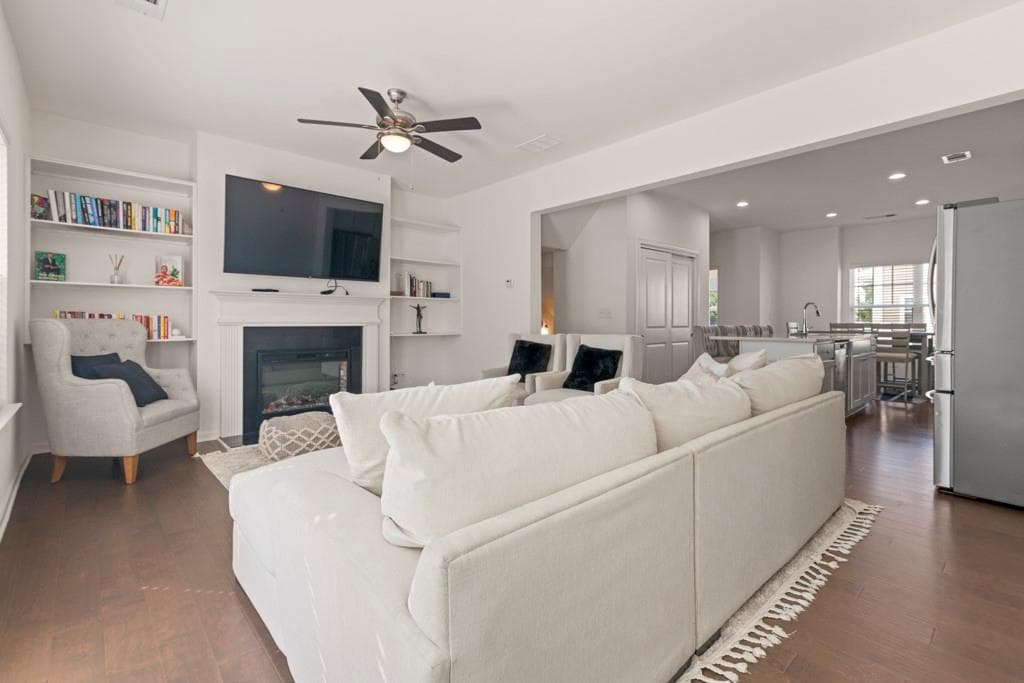 4 bedroom, 4 bathroom, 1,344 sq ft townhouse for rent at 940 Society Circle, Atlanta, GA 30331 for $2,350 a month — photo 7
