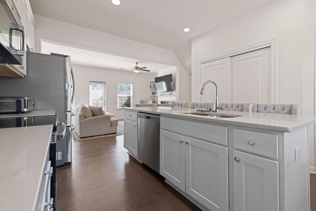 4 bedroom, 4 bathroom, 1,344 sq ft townhouse for rent at 940 Society Circle, Atlanta, GA 30331 for $2,350 a month — photo 9