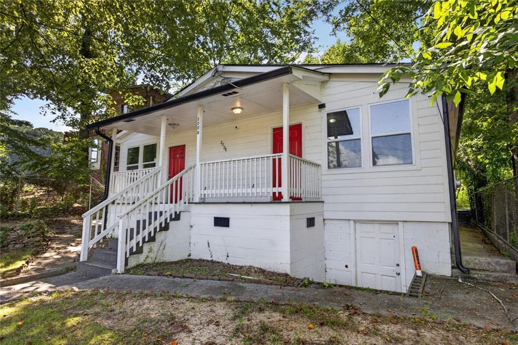duplex under contract at 2008 Joseph E Boone Boulevard, Atlanta, GA 30314 — photo 3