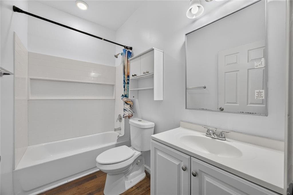 duplex under contract at 2008 Joseph E Boone Boulevard, Atlanta, GA 30314 — photo 8