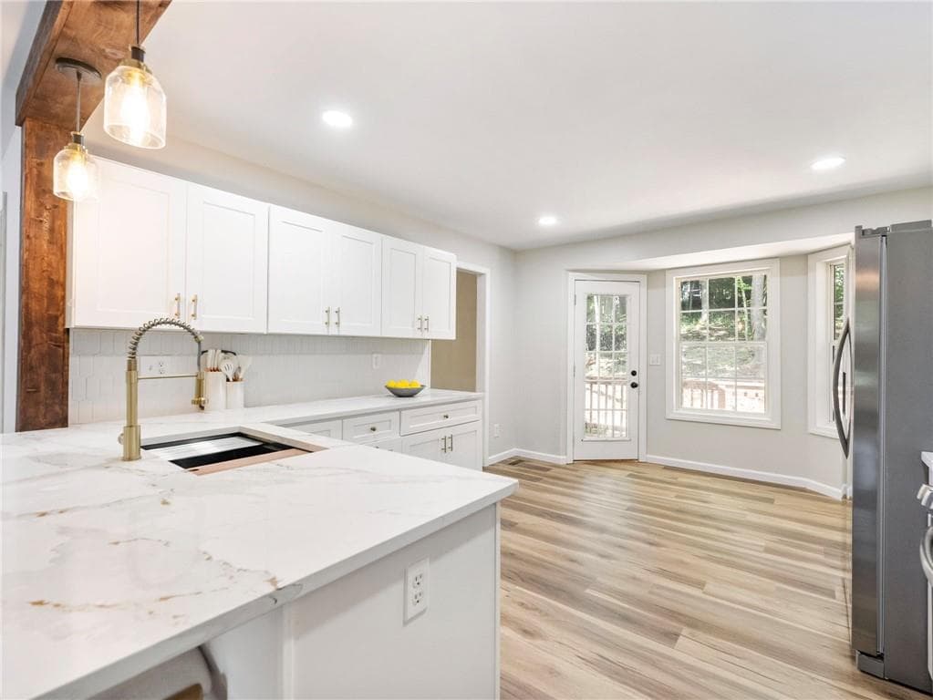 4 bedroom, 3 bathroom, 2,100 sq ft single family residence for sale at 3930 Pine Tree Lane, Gainesville, GA 30501 — photo 8