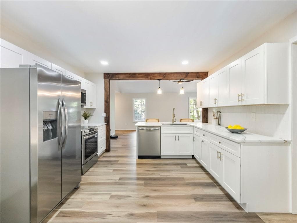 4 bedroom, 3 bathroom, 2,100 sq ft single family residence for sale at 3930 Pine Tree Lane, Gainesville, GA 30501 — photo 9