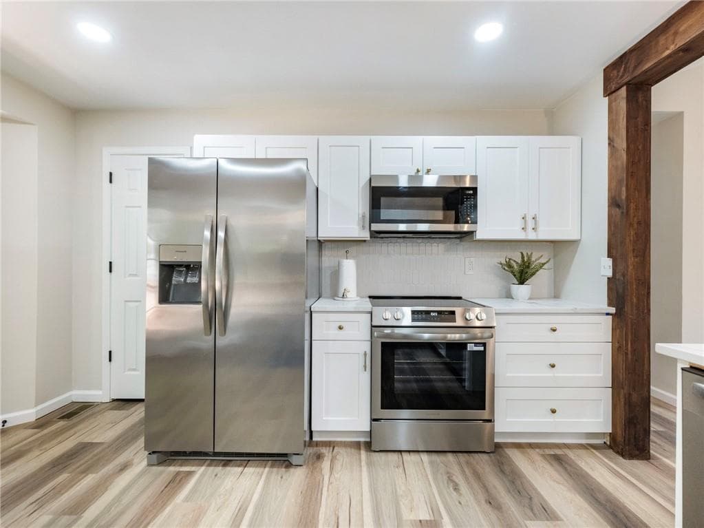 4 bedroom, 3 bathroom, 2,100 sq ft single family residence for sale at 3930 Pine Tree Lane, Gainesville, GA 30501 — photo 10