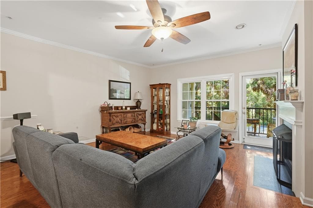 1 bedroom, 1 bathroom, 928 sq ft condominium for sale at 424 Lindbergh Drive 205, Atlanta, GA 30305 — photo 2