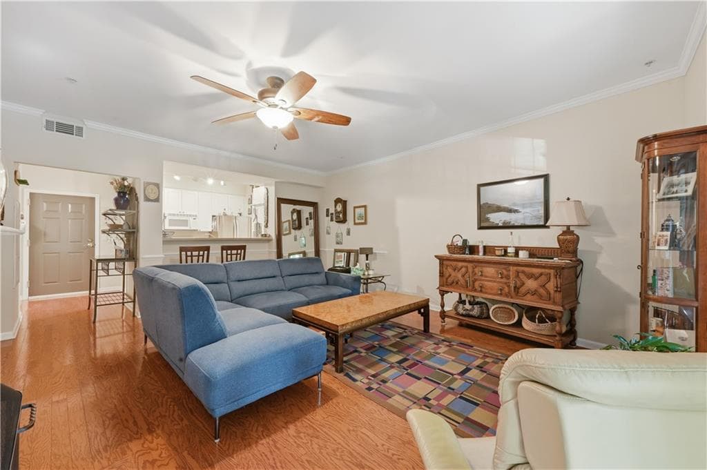 1 bedroom, 1 bathroom, 928 sq ft condominium for sale at 424 Lindbergh Drive 205, Atlanta, GA 30305 — photo 3