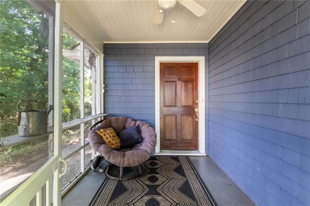 3 bedroom, 1 bathroom, 1,078 sq ft single family residence for sale at 2816 Defoors Ferry Road, Atlanta, GA 30318 — photo 4