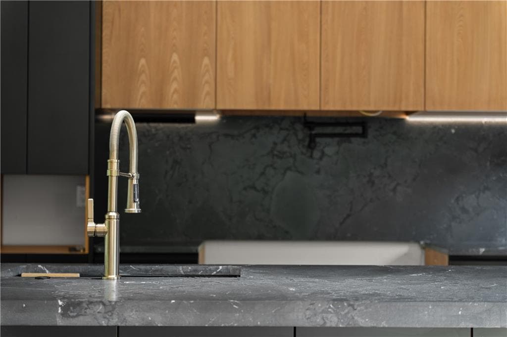 5 bedroom, 4 bathroom, 4,432 sq ft single family residence for sale at 1666 S Gordon Street, Atlanta, GA 30310 — photo 8