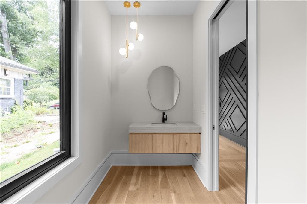5 bedroom, 4 bathroom, 4,432 sq ft single family residence for sale at 1666 S Gordon Street, Atlanta, GA 30310 — photo 10
