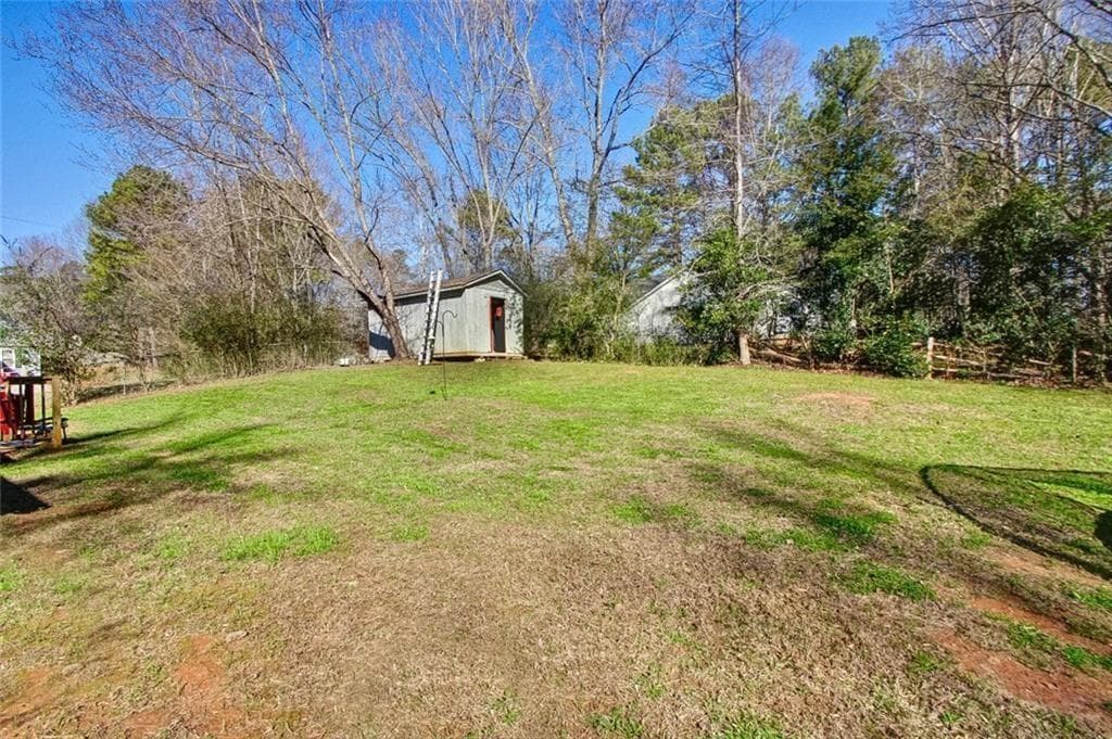3 bedroom, 2 bathroom, 1,462 sq ft single family residence for rent at 3840 Forsythia Way, Douglasville, GA 30135 for $1,935 a month — photo 5