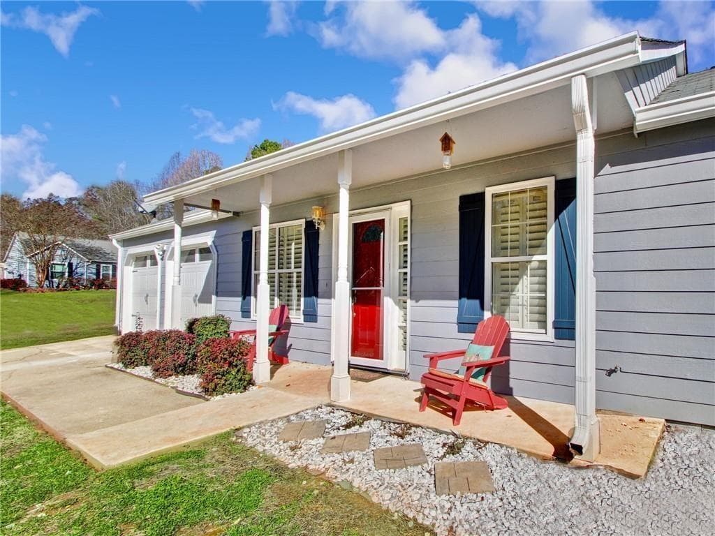 3 bedroom, 2 bathroom, 1,462 sq ft single family residence for rent at 3840 Forsythia Way, Douglasville, GA 30135 for $1,935 a month — photo 2