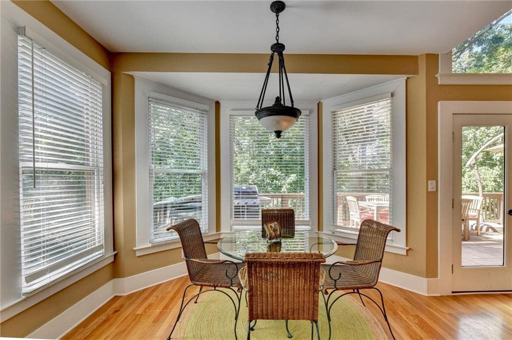 4 bedroom, 5 bathroom, 3,884 sq ft single family residence for sale at 9035 Walnut Cove Lane, Gainesville, GA 30506 — photo 7