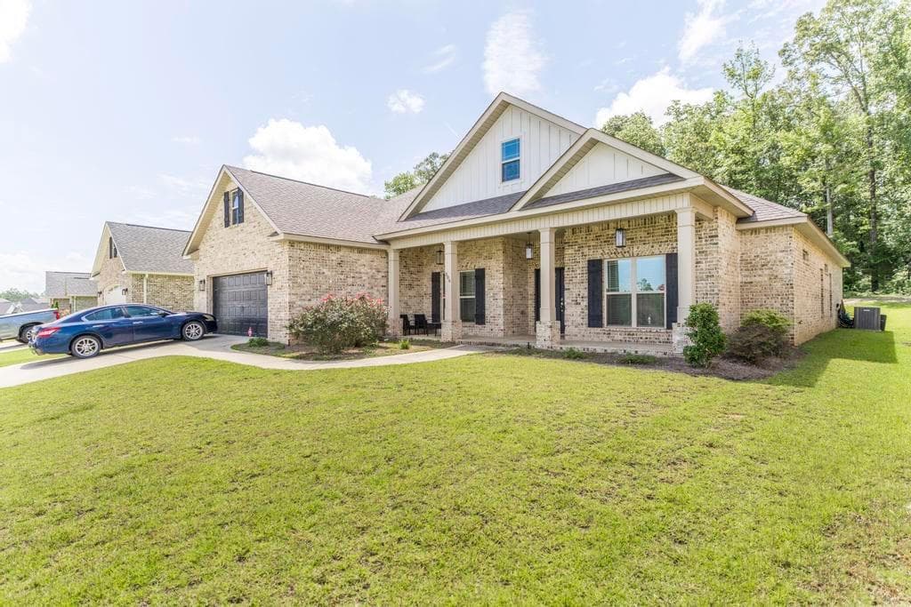 5 bedroom, 3 bathroom, 2,547 sq ft single family residence for sale at 306 Rustic Live Oak Trail, Bonaire, GA 31005 — photo 5