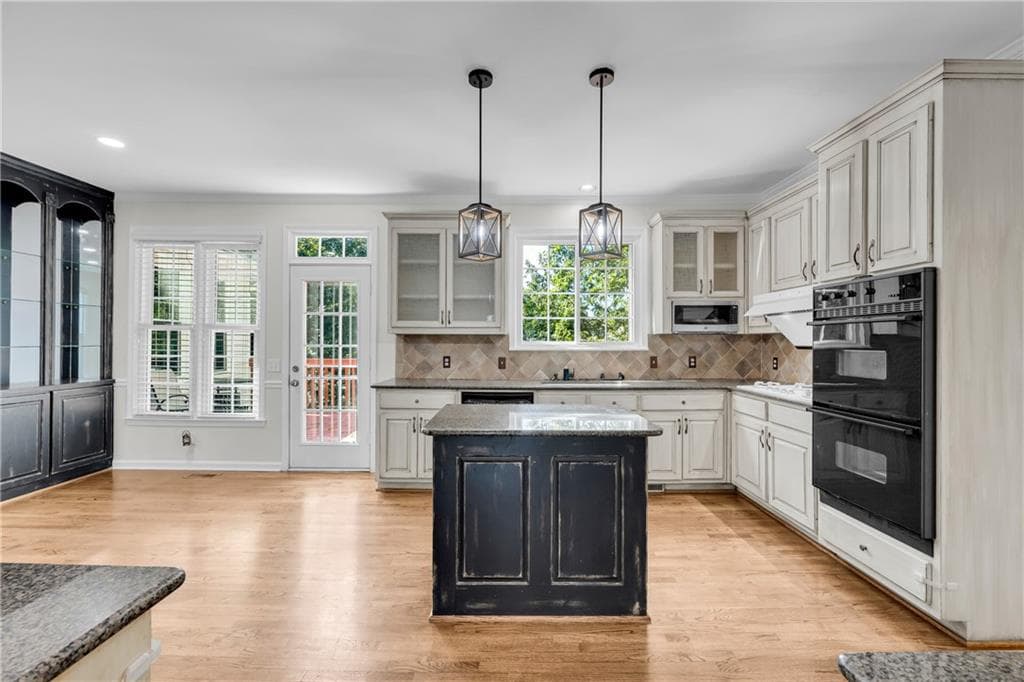 5 bedroom, 4 bathroom, 4,438 sq ft single family residence for sale at 4910 Red Robin Ridge, Johns Creek, GA 30022 — photo 10