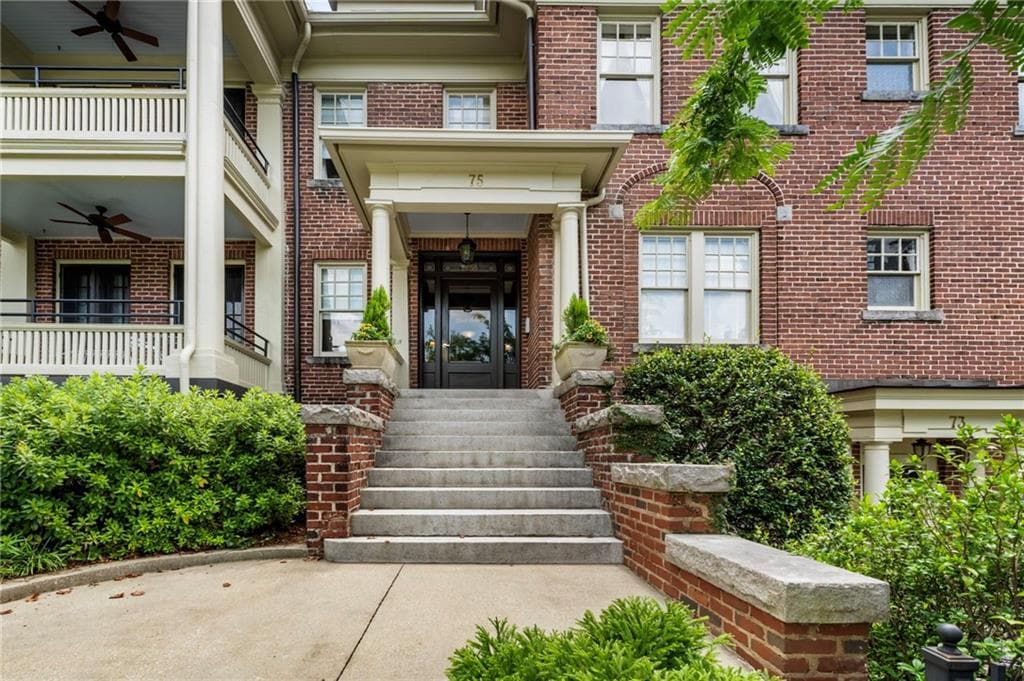 2 bedroom, 1 bathroom, 1,457 sq ft condominium under contract at 75 17th Street 7, Atlanta, GA 30309 — photo 2