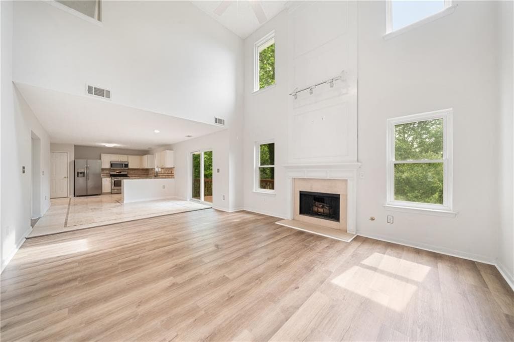 4 bedroom, 4 bathroom, 3,092 sq ft single family residence for sale at 1339 Dalesford Drive, Alpharetta, GA 30004 — photo 3