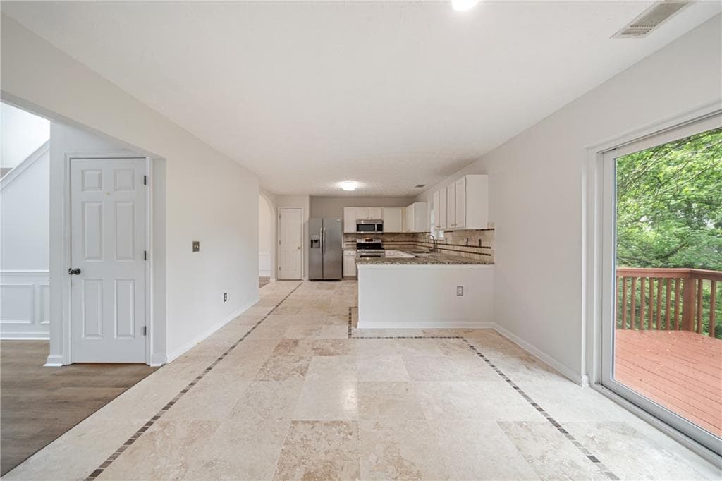 4 bedroom, 4 bathroom, 3,092 sq ft single family residence for sale at 1339 Dalesford Drive, Alpharetta, GA 30004 — photo 7