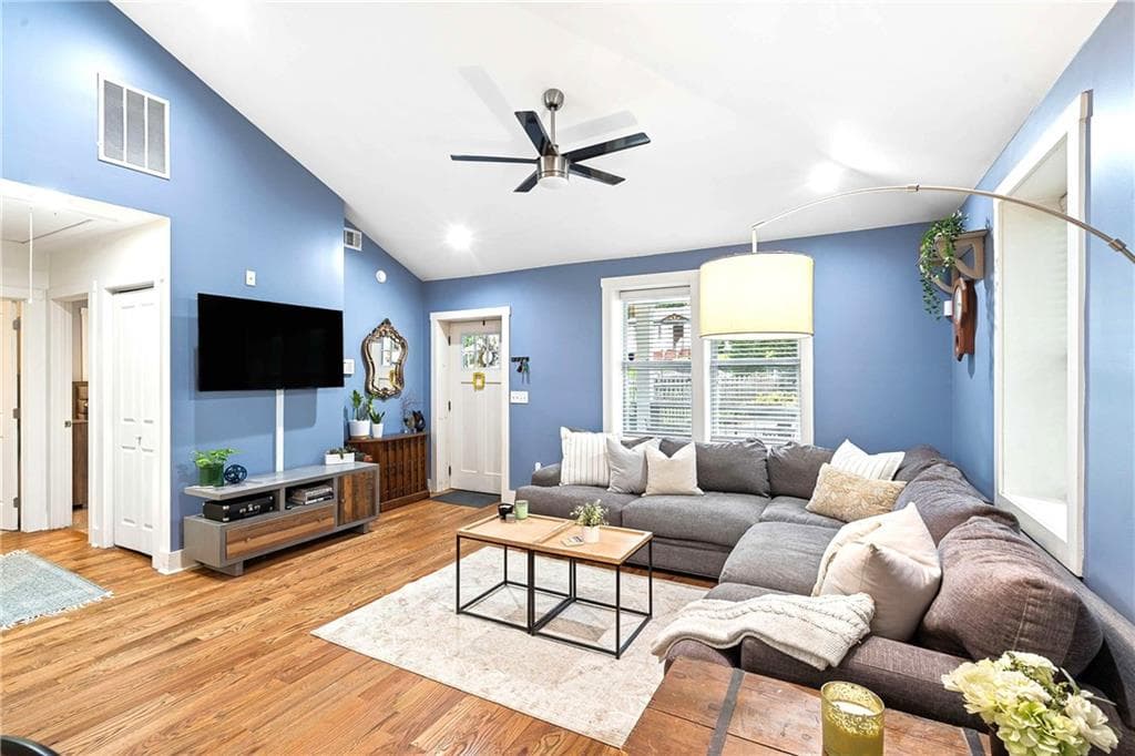 3 bedroom, 2 bathroom, 1,238 sq ft single family residence for sale at 1303 Elizabeth Avenue, Atlanta, GA 30310 — photo 5