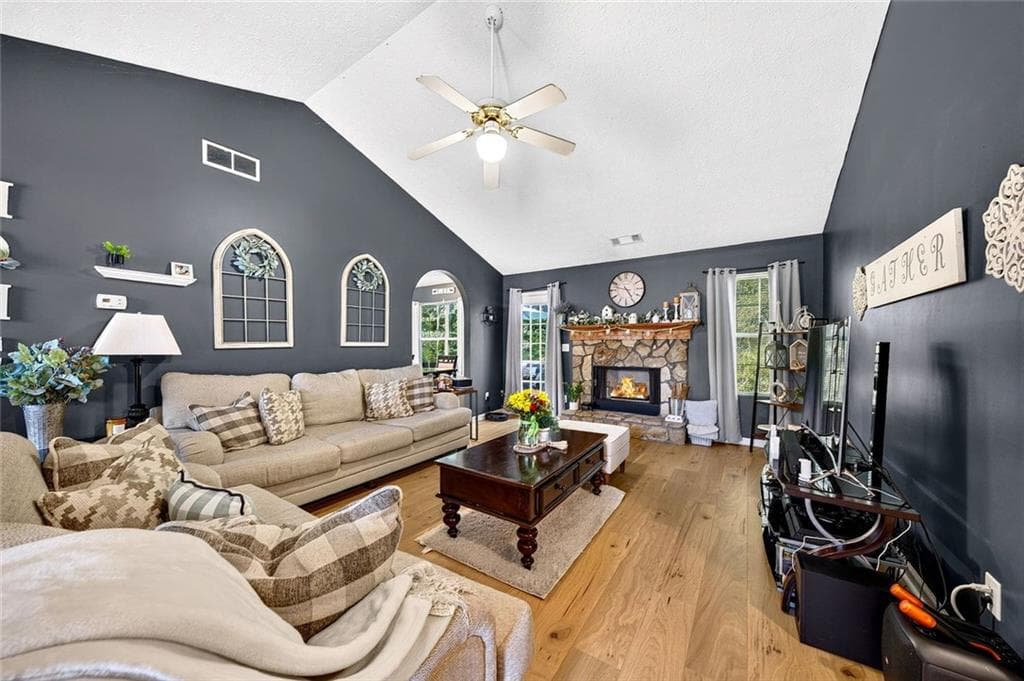 3 bedroom, 2 bathroom, 2,680 sq ft single family residence for sale at 802 Windsor Drive, Monroe, GA 30656 — photo 4