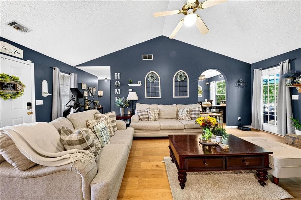 3 bedroom, 2 bathroom, 2,680 sq ft single family residence for sale at 802 Windsor Drive, Monroe, GA 30656 — photo 5