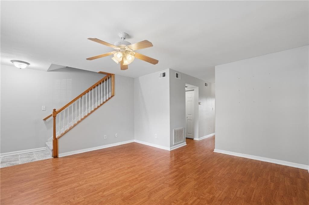 2 bedroom, 3 bathroom, 1,200 sq ft condominium under contract at 1206 Brighton Point, Sandy Springs, GA 30328 — photo 3