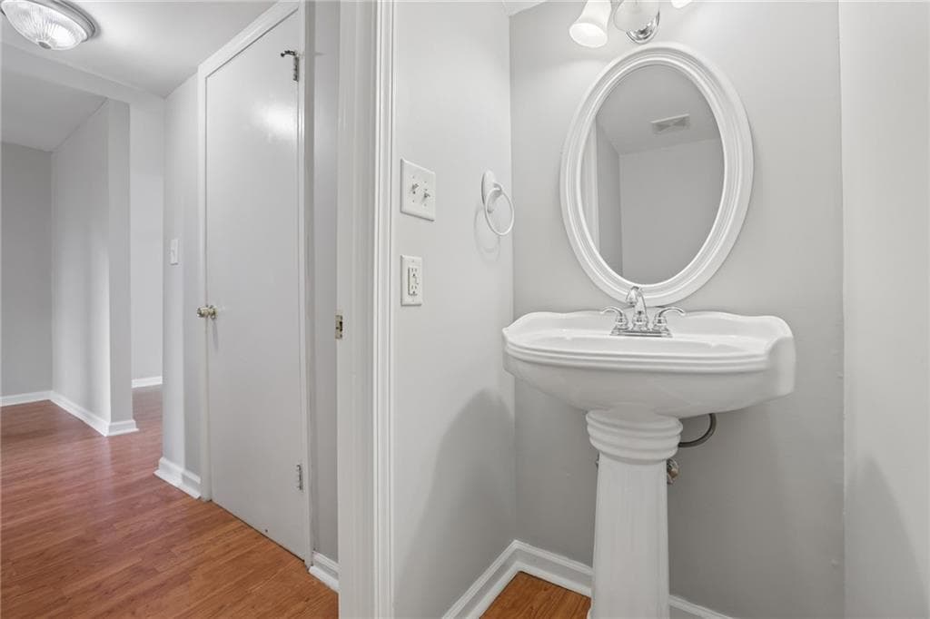 2 bedroom, 3 bathroom, 1,200 sq ft condominium under contract at 1206 Brighton Point, Sandy Springs, GA 30328 — photo 9